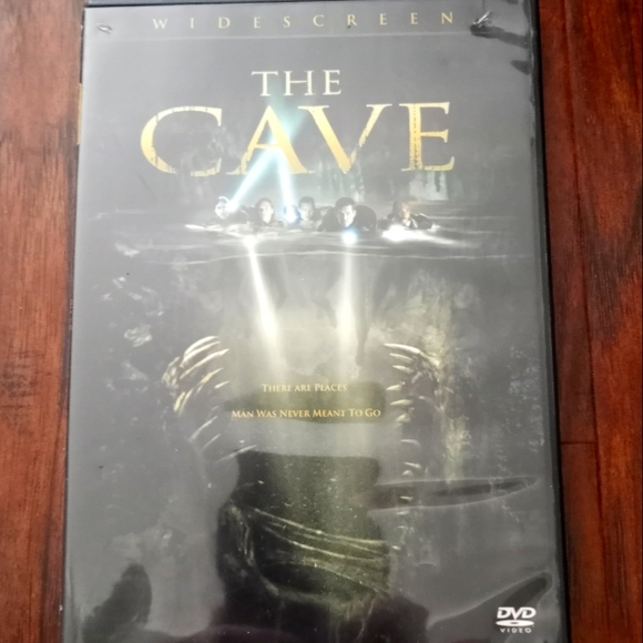 THE CAVE on DVD - Picture 1 of 2